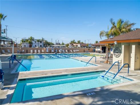 1681  Tam 0'shanter  10J M12  Road, Seal Beach, CA