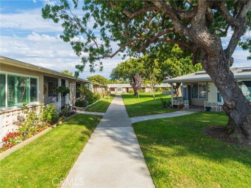 1681  Tam 0'shanter  10J M12  Road, Seal Beach, CA