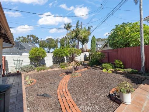 412  Emerald  , Seal Beach, CA