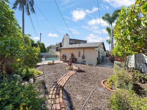 412  Emerald  , Seal Beach, CA