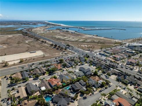 412  Emerald  , Seal Beach, CA