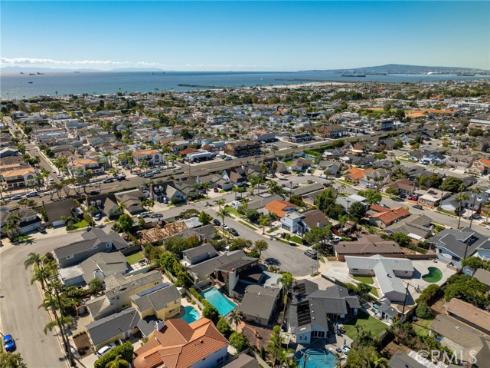 412  Emerald  , Seal Beach, CA