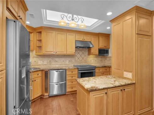 1660  Tam O'shanter  Mutual 14-5F  Road, Seal Beach, CA