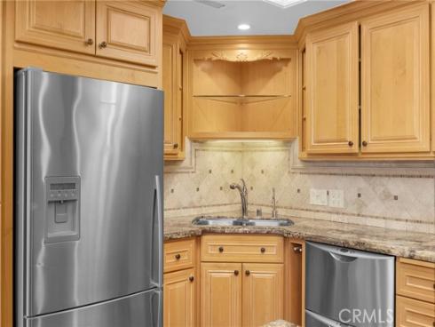 1660  Tam O'shanter  Mutual 14-5F  Road, Seal Beach, CA