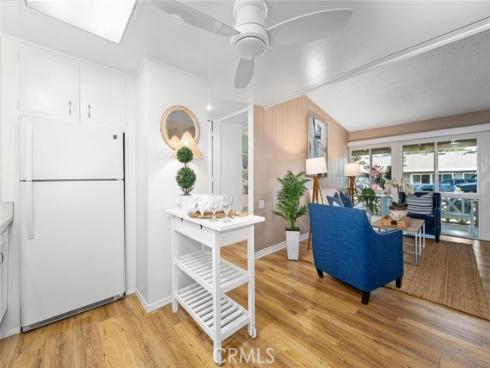 1121  Northwood  237D  M9  Road, Seal Beach, CA