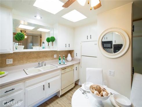 1200  Canoe Brook Dr., M3-19f  , Seal Beach, CA