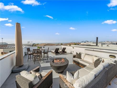 15  Marina Way  , Seal Beach, CA