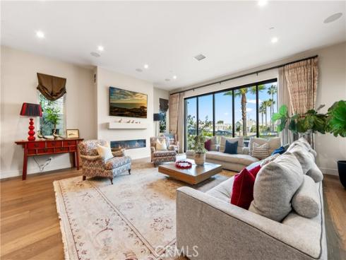 15  Marina Way  , Seal Beach, CA