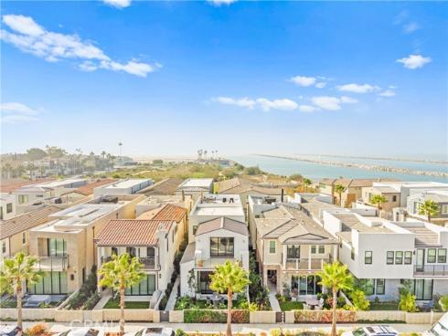 15  Marina Way  , Seal Beach, CA