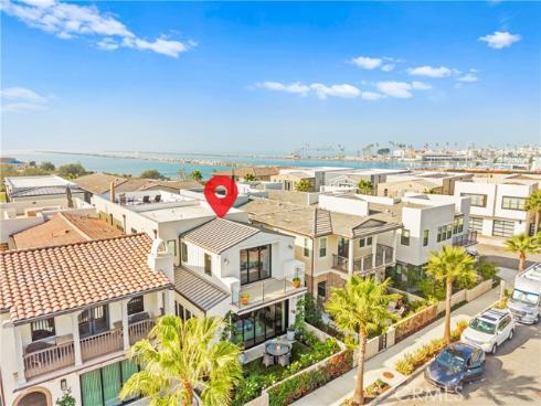 15  Marina Way  , Seal Beach, CA