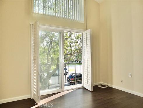 1891  Mckinney  26B  Way, Seal Beach, CA