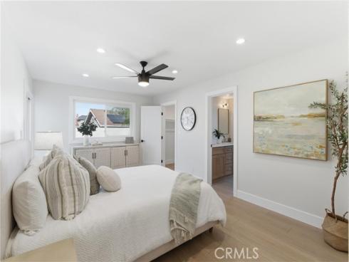 4589  Almond   Avenue, Seal Beach, CA