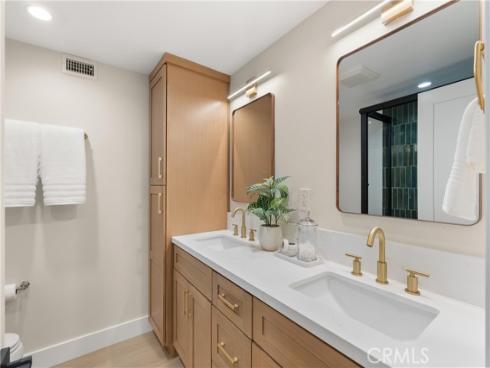 4589  Almond   Avenue, Seal Beach, CA