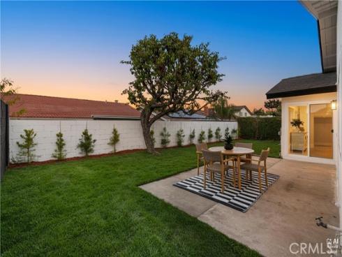 4589  Almond   Avenue, Seal Beach, CA