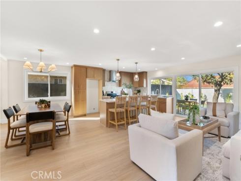 4589  Almond   Avenue, Seal Beach, CA