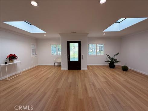 1921  Saint John  35C  Road, Seal Beach, CA