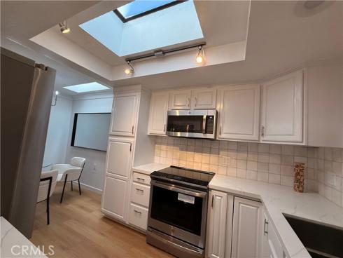 1921  Saint John  35C  Road, Seal Beach, CA