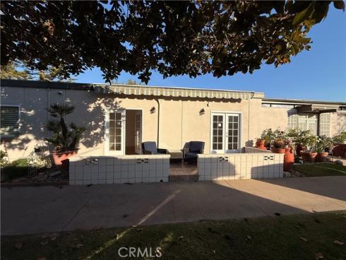 1921  Saint John  35C  Road, Seal Beach, CA