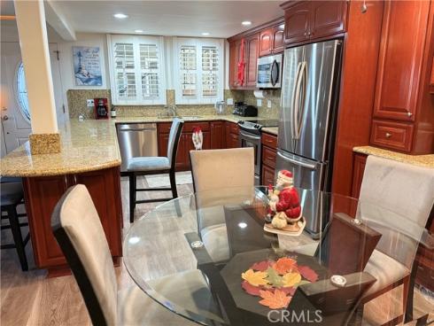 1860  Mckinney Wy M15-21a  , Seal Beach, CA