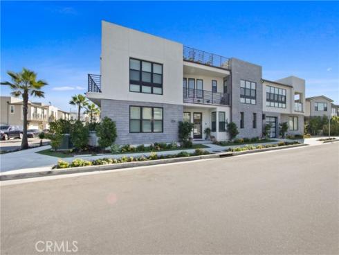 208 Ocean Place, Seal Beach, CA