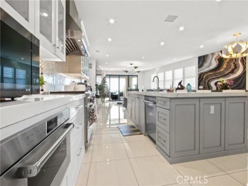 208 Ocean Place, Seal Beach, CA