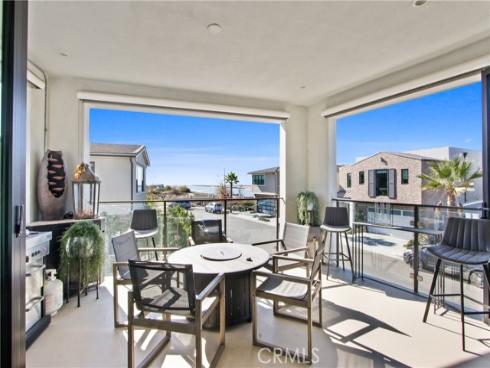 208 Ocean Place, Seal Beach, CA