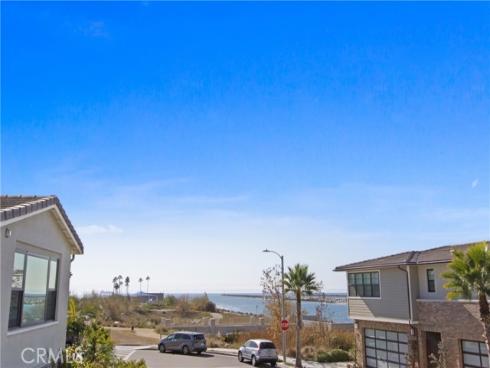 208 Ocean Place, Seal Beach, CA