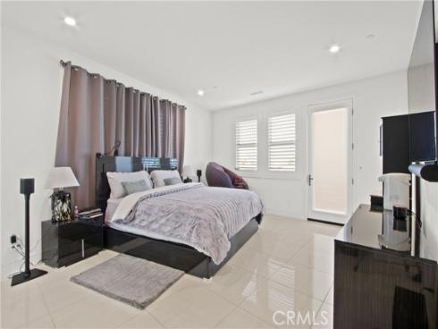 208 Ocean Place, Seal Beach, CA