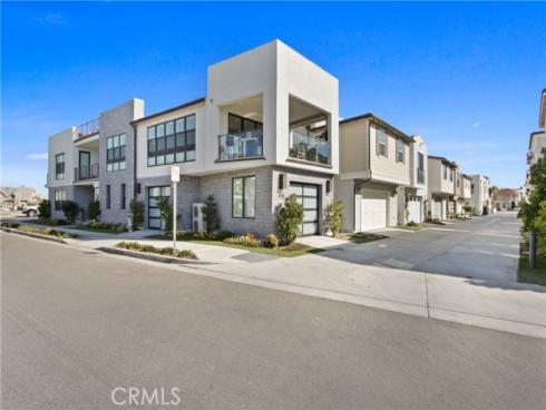 208 Ocean Place, Seal Beach, CA