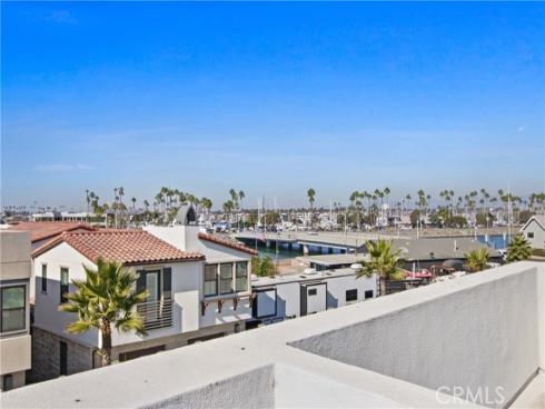 208 Ocean Place, Seal Beach, CA
