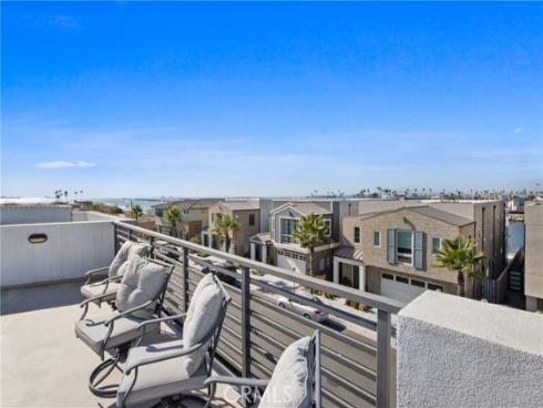 208 Ocean Place, Seal Beach, CA