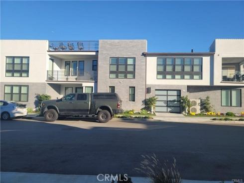 208 Ocean Place, Seal Beach, CA