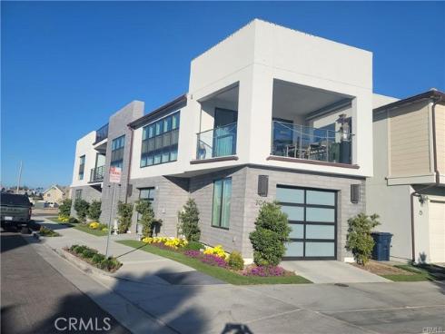208 Ocean Place, Seal Beach, CA
