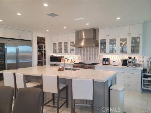 208 Ocean Place, Seal Beach, CA