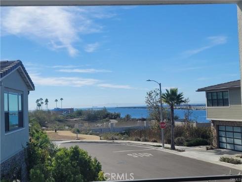 208 Ocean Place, Seal Beach, CA