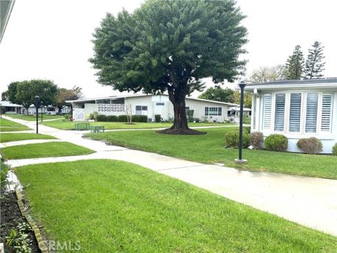 1621 Monterey Rd., M2-19h , Seal Beach, CA