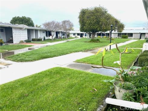 1621 Monterey Rd., M2-19h , Seal Beach, CA