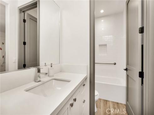 10 Ocean Place , Seal Beach, CA