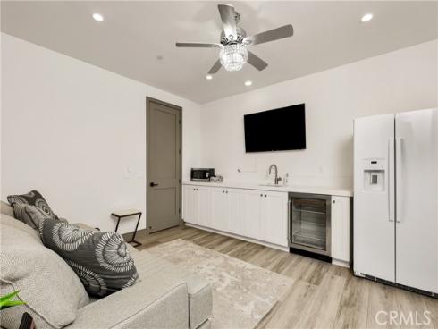 10 Ocean Place , Seal Beach, CA