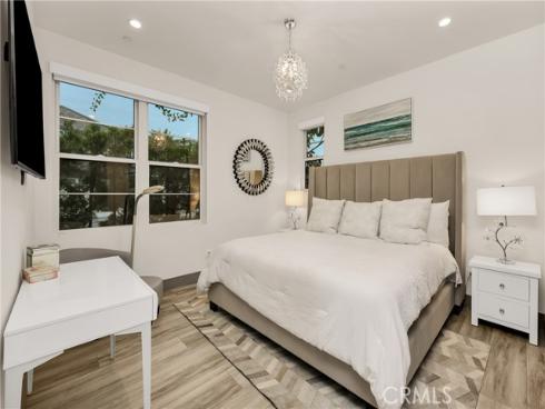 10 Ocean Place , Seal Beach, CA