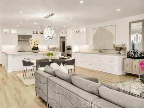 10 Ocean Place , Seal Beach, CA