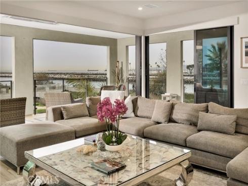 10 Ocean Place , Seal Beach, CA
