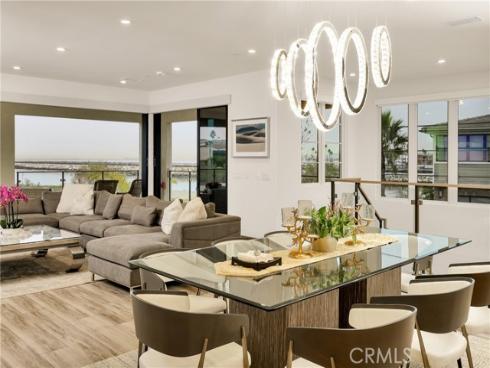 10 Ocean Place , Seal Beach, CA