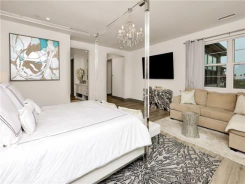 10 Ocean Place , Seal Beach, CA