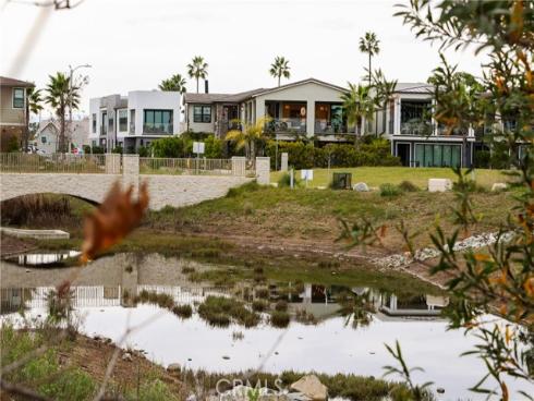 10 Ocean Place , Seal Beach, CA