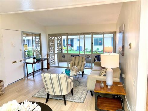 13581 Medinac Ln M5-71e , Seal Beach, CA