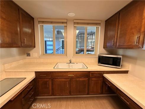 1811 Saint John 41E Road, Seal Beach, CA