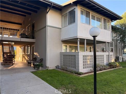 1811  Saint John  41E  Road, Seal Beach, CA