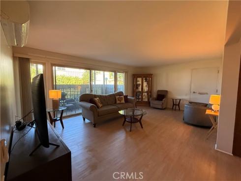 1811  Saint John  41E  Road, Seal Beach, CA