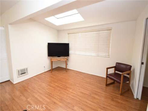 1842  Thunderbird  1A  Drive, Seal Beach, CA